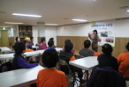 2012년 12월 04일(화) 신흥동복지회관에서는 시니어활력교실 수료식이 진행되었습니다. 시니어활력교실은 70세 이상 어르신들의 여가, 문화, 교육등으로 구성된 프로그램입니다. 