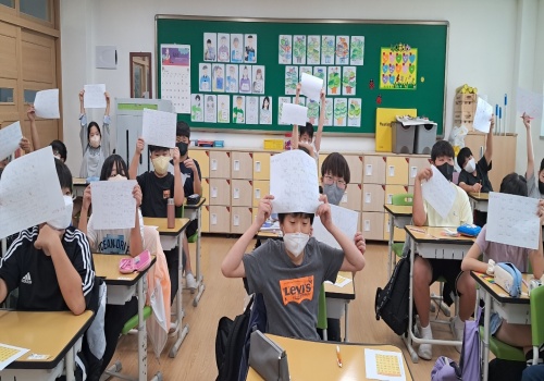 지난 9월26일, 27일에 성남화랑초등학교 5학년 학생들을 대상으로 "게임으로 배우는 사회복지이해학교"라는 주제로 "성남시 찾아가는 공익성 시민교육"이 있었습니다.